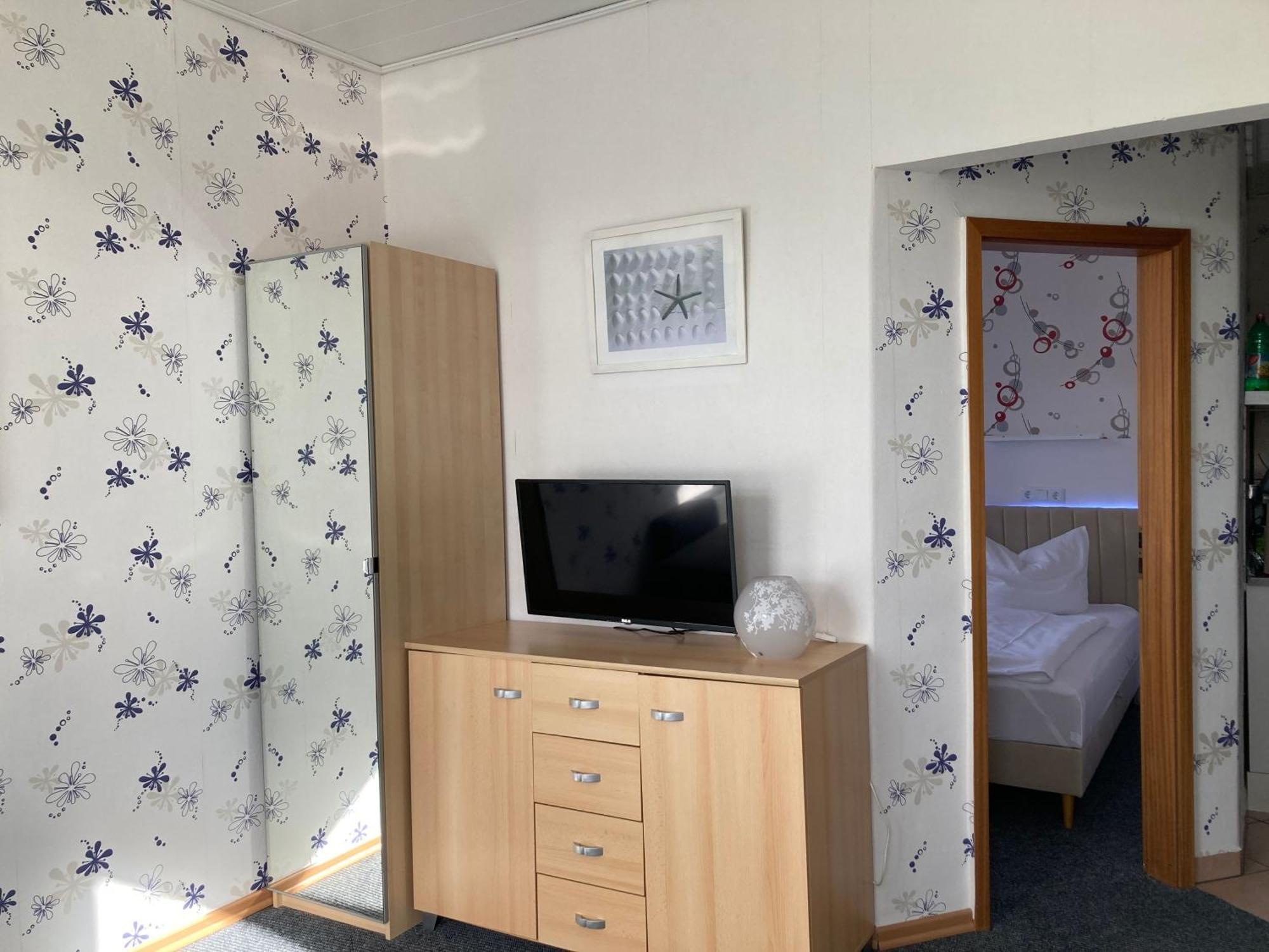 Haus Krabbe Apartments Mit Doppelbetten, Fuer 1-2 Personen, Hunde Kostenfrei Willkommen, Kostenfreier Parkplatz, Zwischen Bremerhaven Und Cuxhaven Gelegen Wremen Zewnętrze zdjęcie
