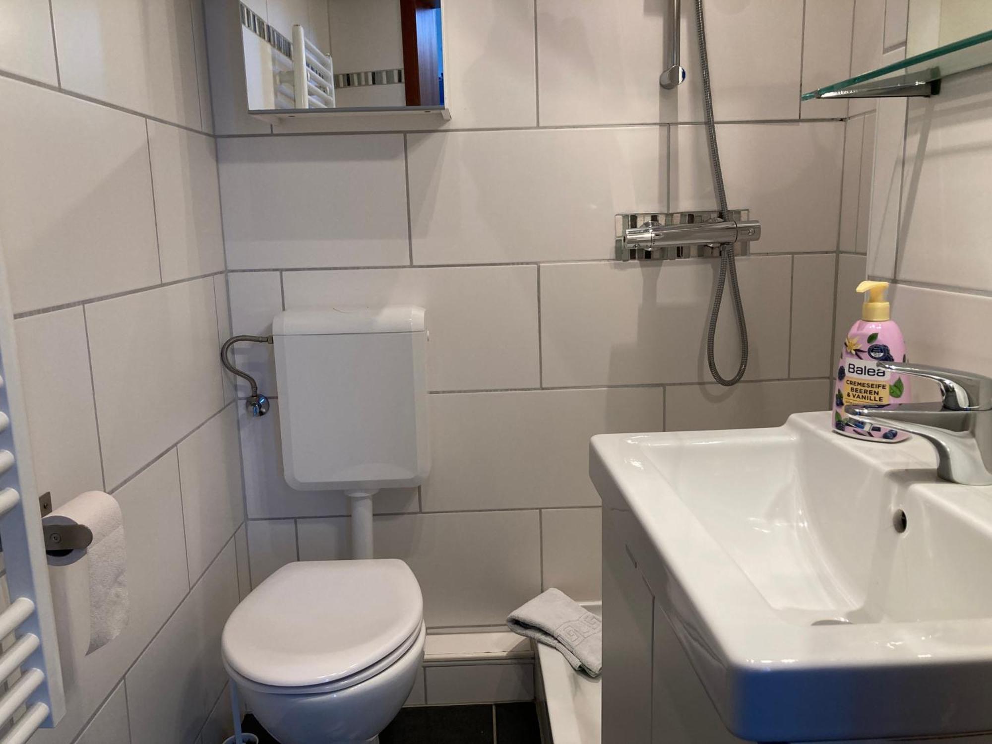 Haus Krabbe Apartments Mit Doppelbetten, Fuer 1-2 Personen, Hunde Kostenfrei Willkommen, Kostenfreier Parkplatz, Zwischen Bremerhaven Und Cuxhaven Gelegen Wremen Zewnętrze zdjęcie